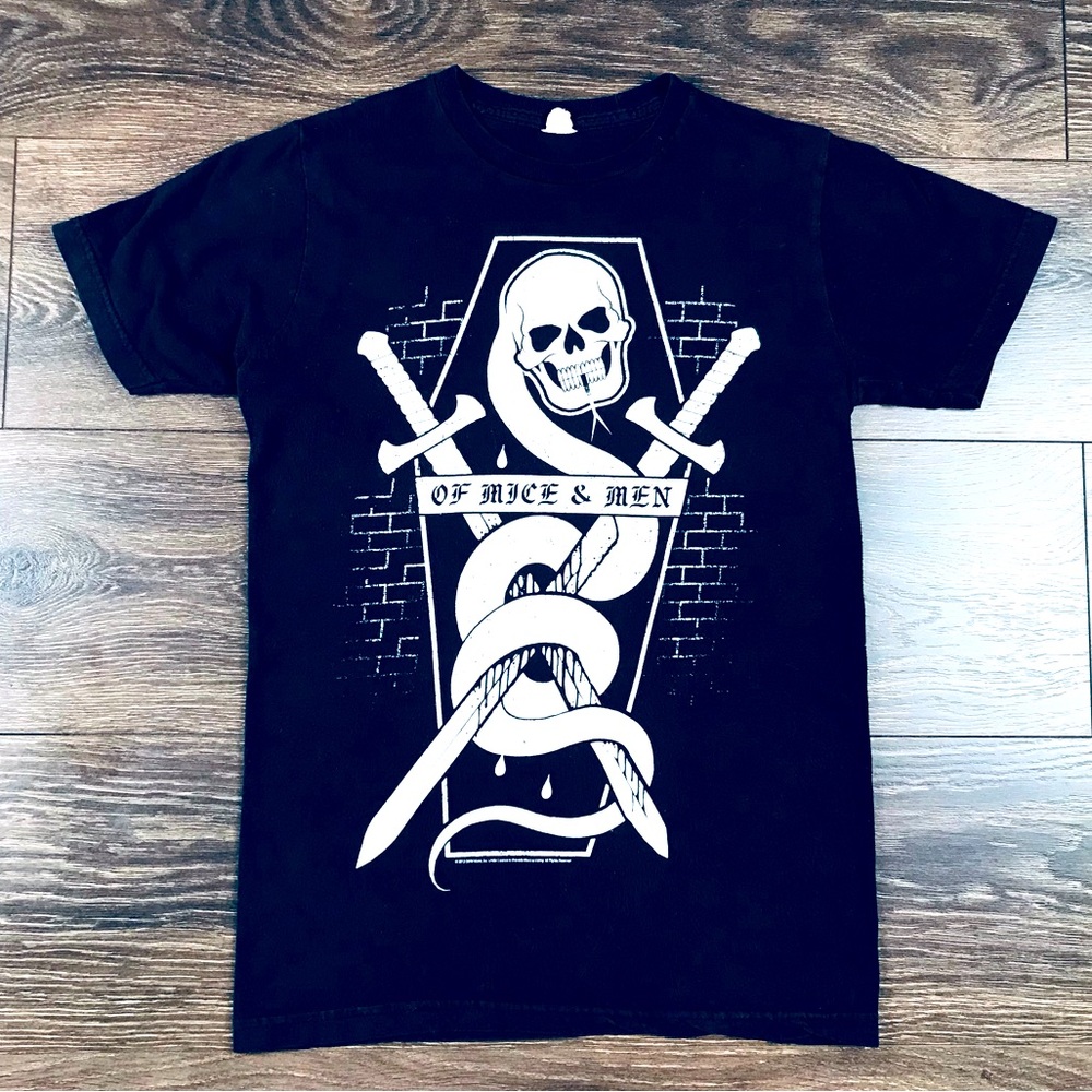 Of Mice & Men Novella By John Steinbeck Snake Skull Blades Coffin Black Shirt XS